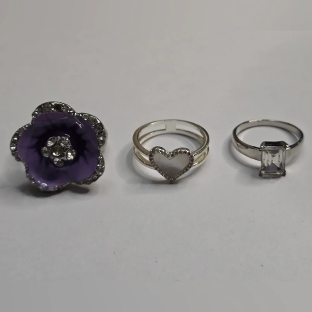 Treska Elegant‎ Purple Flower Ring with Silver Accents Size 7 Bundle Lot